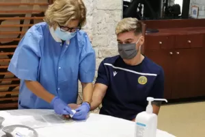 Έδωσε αίμα η ΑΕΛ (φώτος) 