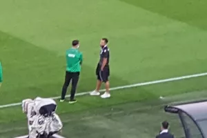 ΦΩΤΟΣ/Πάτησε... γρασίδι η Ομόνοια