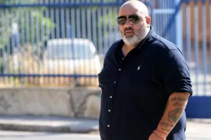 Τέσσερις μήνες απαγόρευσης εισόδου στον Καραπαπά–Πρόστιμο στον Ολυμπιακό