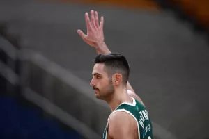 Εκτός δωδεκάδας του Παναθηναϊκού ο Παπαπέτρου - Μέσα ο Σάικς