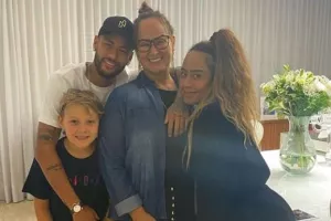 Family/Νεϊμάρ