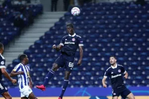 Η A Bola βαθμολόγησε με 7 τους Παπέ Σισέ, Σεμέδο και Βαλμπουενά
