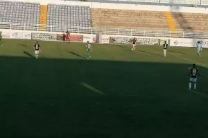 ΔΙΠΛΟ για Οθέλλο (φώτος)