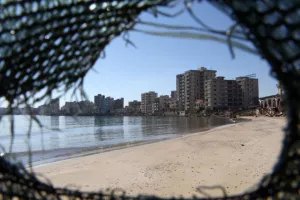 "Περαιτέρω στασιμότητα θα οδηγήσει σε νέα τετελεσμένα με απρόβλεπτες συνέπειες..." (ΝΕΑ ΣΑΛΑΜΙΝΑ)
