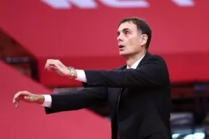 "Η μέρα που υπέγραψα στον Ολυμπιακό και η ιστορία με το πάρκινγκ"