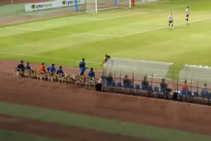 Σε... ποιον έτρεξε ο Αποστολάκης