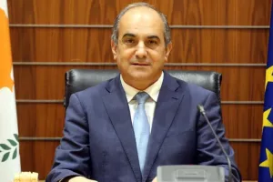 ΕΚΤΑΚΤΟ/Παραιτήθηκε ο Συλλούρης