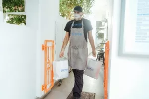 Ο Απόλλωνας προσφέρει φαγητό σε άπορες οικογένειες (φώτος)