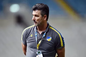 Θα έχει ΠΛΑΚΑ