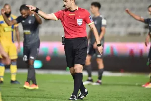 ΔΙΠΛΟ με 10 παίκτες η Πάφος! Προβληματικό ΞΑΝΑ το ΑΠΟΕΛ (φώτος)