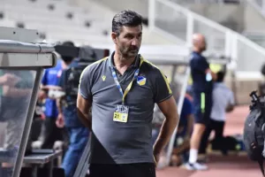ΔΙΠΛΟ με 10 παίκτες η Πάφος! Προβληματικό ΞΑΝΑ το ΑΠΟΕΛ (φώτος)