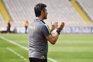 ΔΙΠΛΟ με 10 παίκτες η Πάφος! Προβληματικό ΞΑΝΑ το ΑΠΟΕΛ (φώτος)