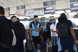 (ΦΩΤΟΣ) Αναχώρησε για Λουξεμβούργο η Εθνική μας