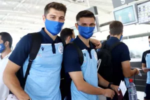(ΦΩΤΟΣ) Αναχώρησε για Λουξεμβούργο η Εθνική μας