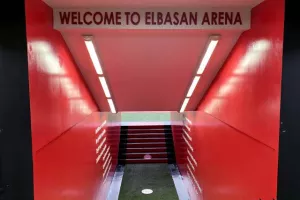 Προπόνηση στην... βροχερή "Elbasan Arena" (Φώτος)