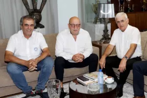  Ολοκληρώθηκε η συνάντηση Κούμα - Παπαχαραλάμπους