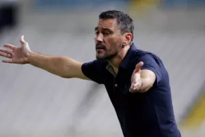 Γενέθλια η ΑΕΛ, πάρτι η Ομόνοια! (φώτος)