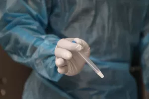 Ένας θάνατος και 33 νέα κρούσματα στην Κύπρο