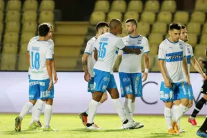 Νίκησε ο Απόλλωνας/ "Νίκησε" και ο... ψυχωμένος Εθνικός! (Φώτος)
