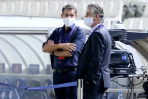 ΧΩΡΙΣ… Παπασταύρου 