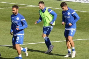 Τρίτη ήττα και... κολλημένοι στο μηδέν (φώτος)
