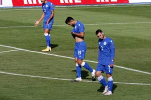 Τρίτη ήττα και... κολλημένοι στο μηδέν (φώτος)