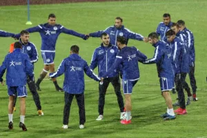 Προπόνηση στην... βροχερή "Elbasan Arena" (Φώτος)