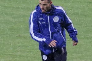 Προπόνηση στην... βροχερή "Elbasan Arena" (Φώτος)