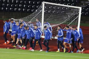 Προπόνηση στην... βροχερή "Elbasan Arena" (Φώτος)
