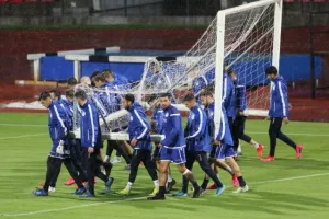 Προπόνηση στην... βροχερή "Elbasan Arena" (Φώτος)