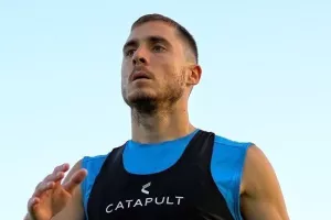 ΑΠΟΛΛΩΝ/ Focus... σε ΑΠΟΕΛ (Φώτος)