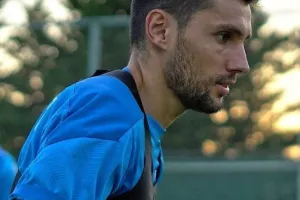 ΑΠΟΛΛΩΝ/ Focus... σε ΑΠΟΕΛ (Φώτος)