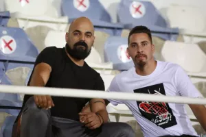 Μαυροπράσινο... διπλό με ΥΠΟΓΡΑΦΗ Φαν Κέσελ! (φώτος)