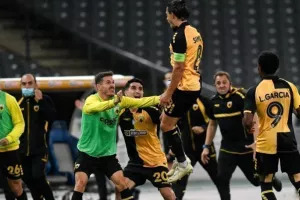 Σούπερ ΑΝΑΤΡΟΠΗ η ΑΕΚ στο 90+4!