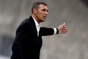 Ο γρίφος του αριστερού μπακ και το ντεμπούτο του Τάνκοβιτς