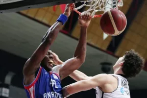 Ολυμπιακός: Τα highlights της Εφές στον τελευταίο αγώνα της πριν από το ΣΕΦ (βίντεο)