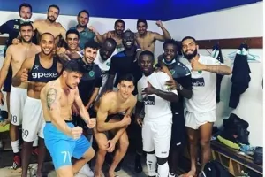 Πόζα νικητών 