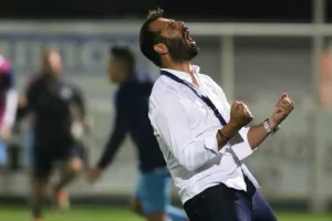 Στο περίμενε...