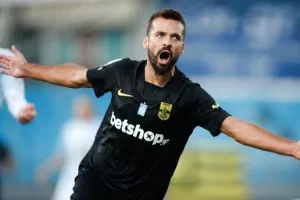 Παραμένει στην κορυφή με Γκάμα!