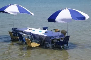 6 άτομα!