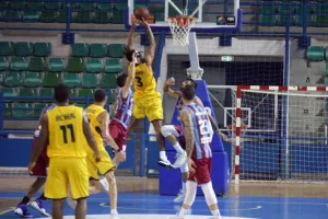 ΕΘΑ ΕΓΚΩΜΗΣ: Επιθετική δυστοκία – 1/2 με 53.5 πόντους μέσο όρο