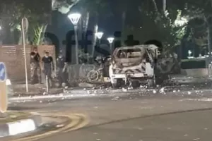 Ξεσηκώθηκαν οι Λεμεσιανοί για μάσκες και μέτρα/ Έκαψαν περιπολικό (Φώτος)