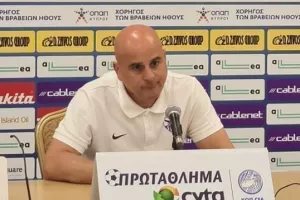 ΤΙΜΟΥΡ/4 λέξεις