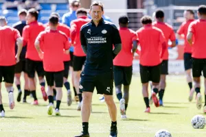 Κόουτς PSV - “Ο covid εξαπλώνεται στην ομάδα!”