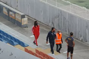 Ντονγκαλά στην κερκίδα... σε ιδιαίτερο ματς!
