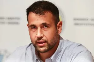 Aνακοίνωσε τηλεδιάσκεψη με τον Λευτέρη Αυγενάκη