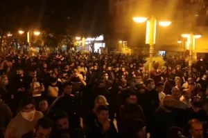 ΛΕΜΕΣΟΣ - ΦΩΤΟΣ από την διαμαρτυρία στο Διοικητήριο (βίντεο)
