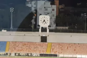 Γιατί είναι... πάντα 19:25 στο ΜΑΚ;;;