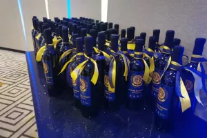 Το επετειακό κρασί της ΑΕΛ (φώτος)