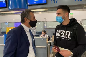 ΜΕΣΑ... ο Λαίφης
